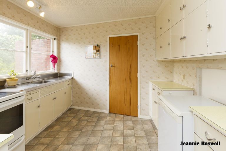 Photo of property in 43 Elmira Avenue, Hokowhitu, Palmerston North, 4410