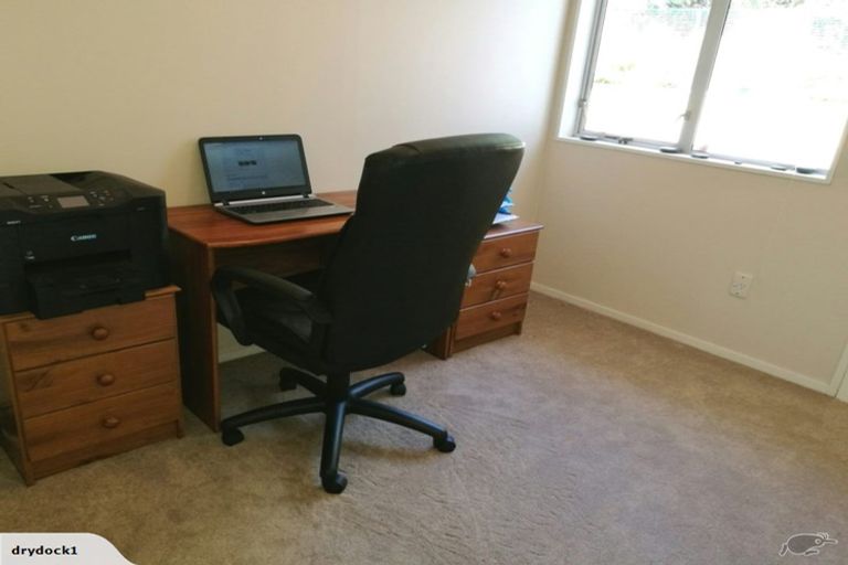 Photo of property in 7 Waterford Drive, Churton Park, Wellington, 6037