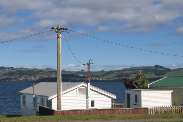 Photo of property in 4/203 Lake Terrace, Waipahihi, Taupo, 3330