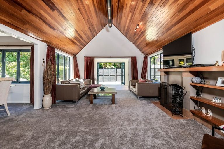 Photo of property in 17a Simla Crescent, Khandallah, Wellington, 6035