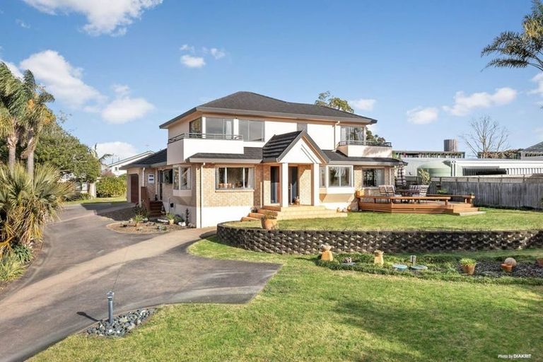 Photo of property in 16 Sunny Crescent, Huapai, Kumeu, 0810