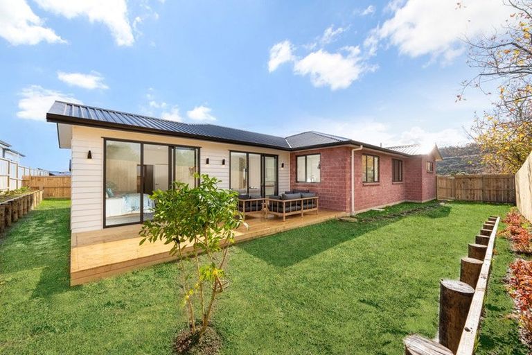 Photo of property in 32 Josh Road, Huapai, Kumeu, 0810