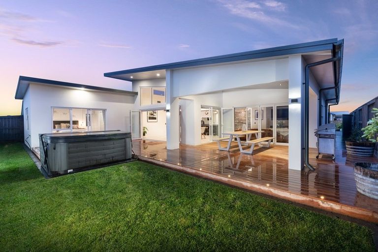 Photo of property in 141 Penetaka Heights, Pyes Pa, Tauranga, 3112