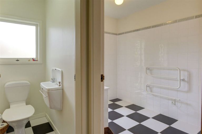 Photo of property in 28 Rutherglen Avenue, Ilam, Christchurch, 8041