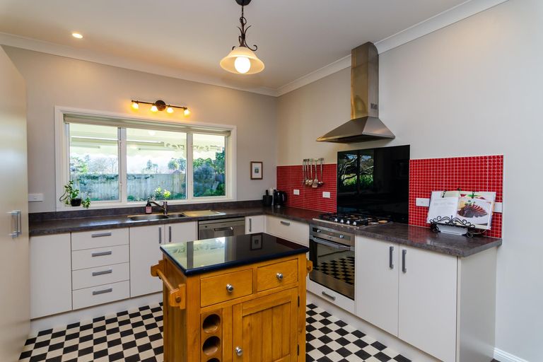 Photo of property in 75 Frederick Street, Carterton, 5713