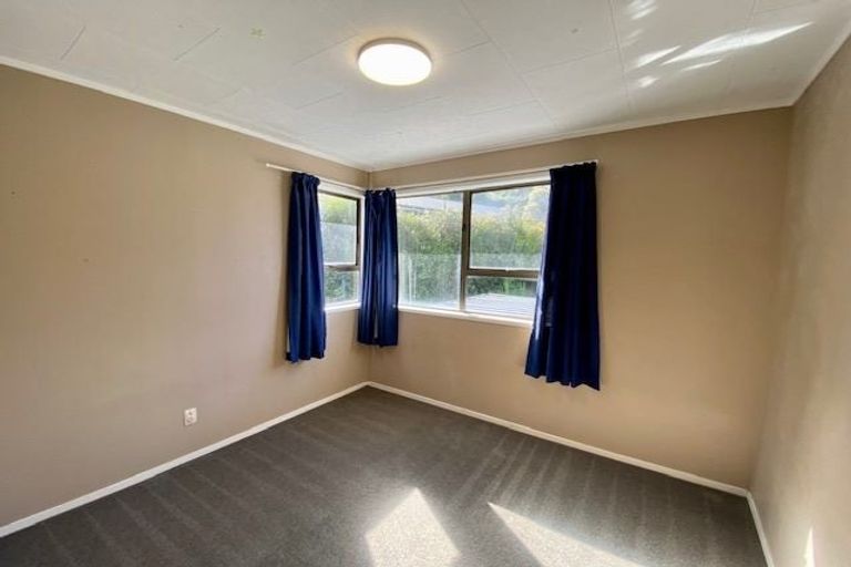 Photo of property in 15 Cottam Grove, Northcross, Auckland, 0632