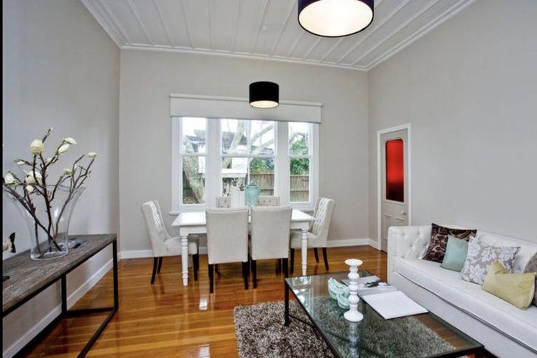 Photo of property in 34 Mozeley Avenue, Devonport, Auckland, 0624