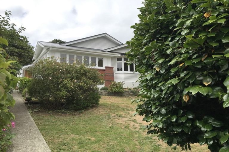 Photo of property in 11 Ngatoto Street, Khandallah, Wellington, 6035