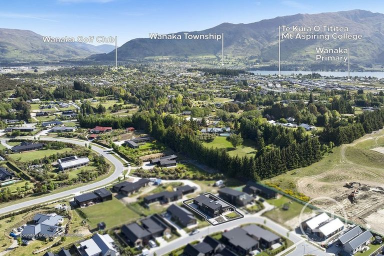 Photo of property in 16 Robrosa Street, Wanaka, 9305