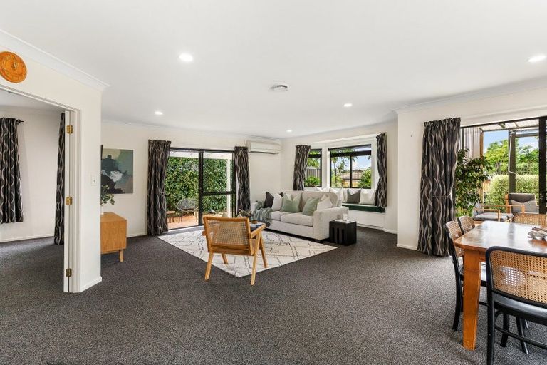 Photo of property in 15 Glenross Drive, Wattle Downs, Auckland, 2103
