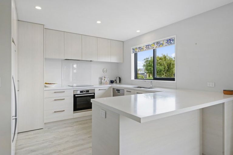 Photo of property in 16 Cressy Place, Darfield, 7510