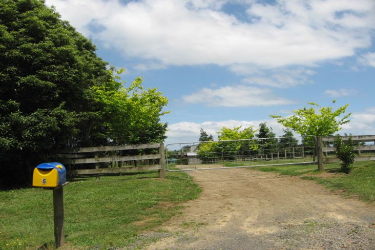 Photo of property in 5 Ewen Place, Karaka, Papakura, 2580