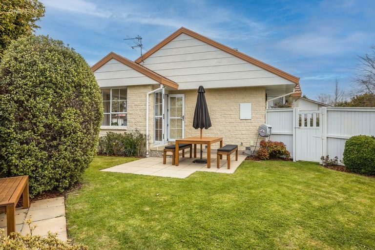 Photo of property in 83 Dunbarton Street, Redwood, Christchurch, 8051
