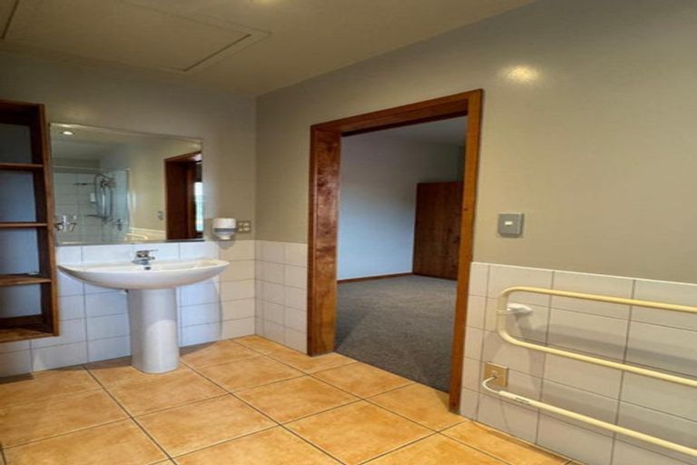 Photo of property in Hastings Gospel Hall, 1/2a Hillsbrook Place, Havelock North, 4130