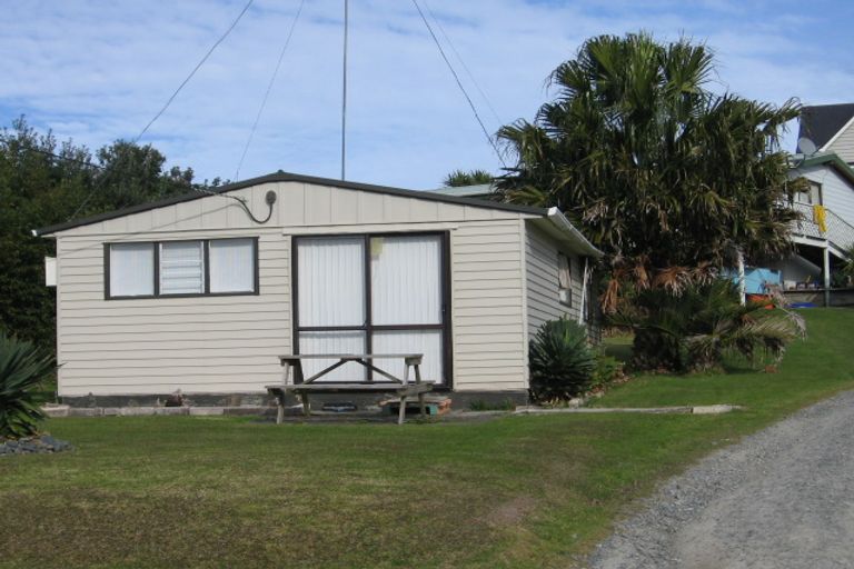 Photo of property in 20 Harbour View Road, Leigh, 0985