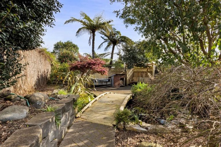 Photo of property in 18d Montana Place, Merrilands, New Plymouth, 4312