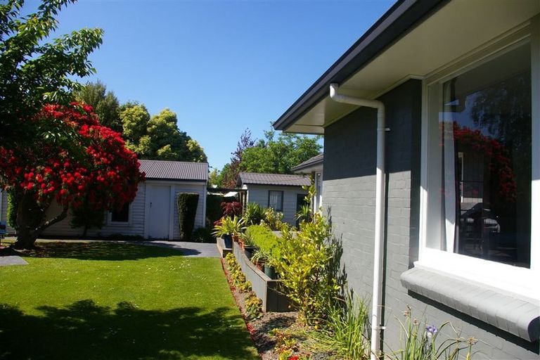 Photo of property in 11 Colina Street, Avonhead, Christchurch, 8042