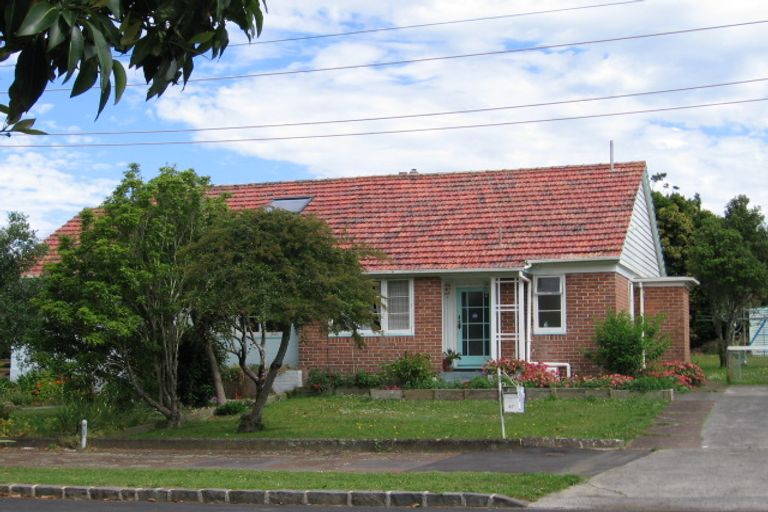 Photo of property in 47 Alberta Street, Point Chevalier, Auckland, 1022