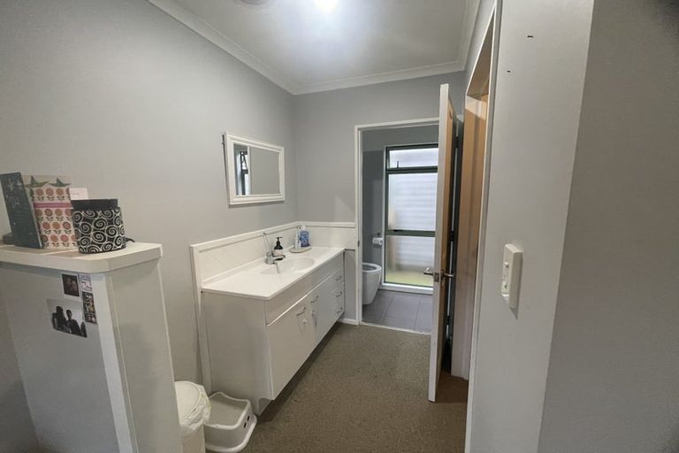 Photo of property in 4 Guernsey Place, Grandview Heights, Hamilton, 3200
