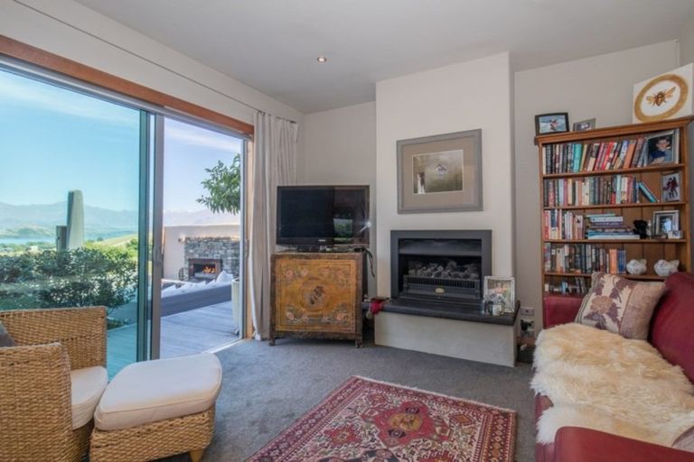 Photo of property in 1 Peak View Ridge, Wanaka, 9305