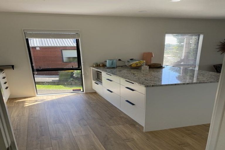 Photo of property in 9a Rangatira Road, Birkdale, Auckland, 0626