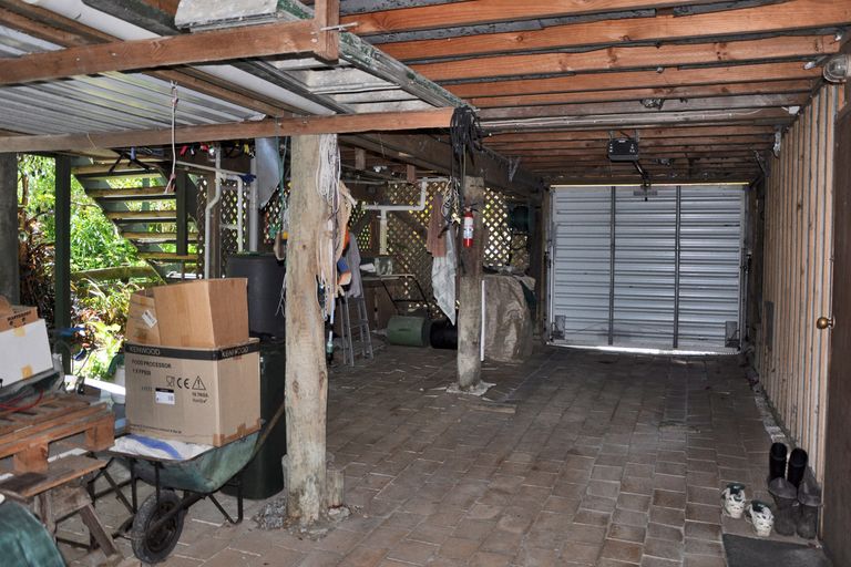 Photo of property in 4 Hillside Crescent, Leigh, 0985