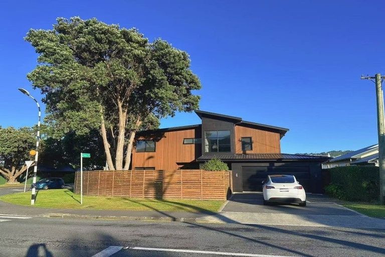 Photo of property in 39 Hinau Street, Woburn, Lower Hutt, 5011