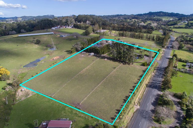 Photo of property in 211 Foster Road, Waimauku, Kumeu, 0891