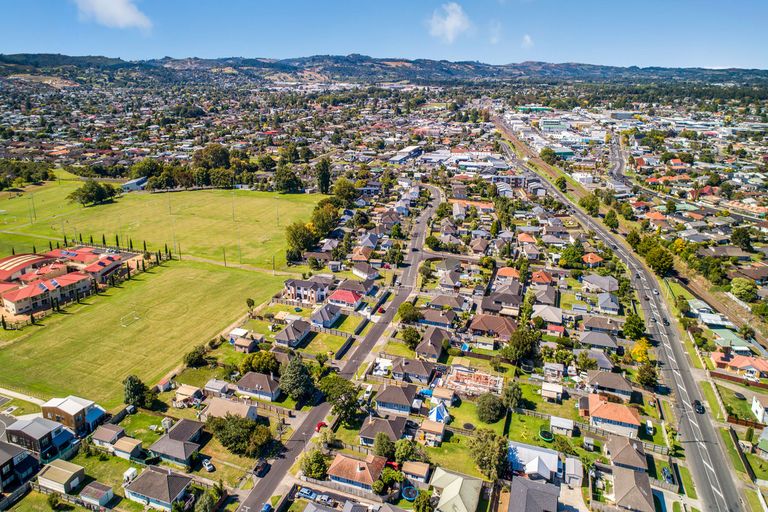 Photo of property in 31 Arimu Road, Papakura, 2110
