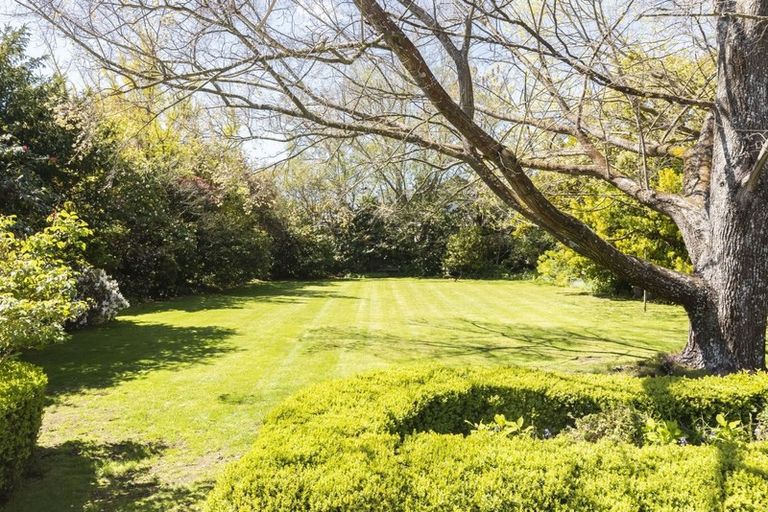 Photo of property in 54 Fendalton Road, Fendalton, Christchurch, 8014