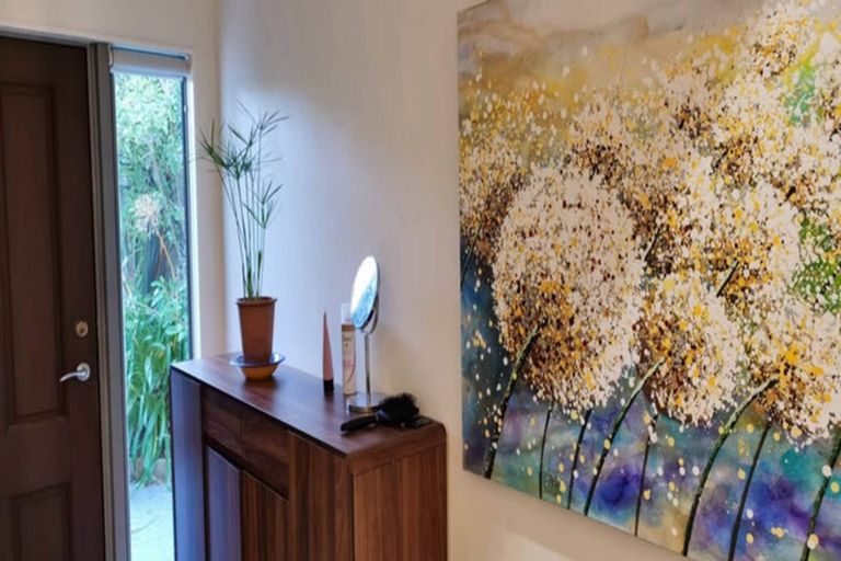 Photo of property in 2 Myers Grove, Churton Park, Wellington, 6037