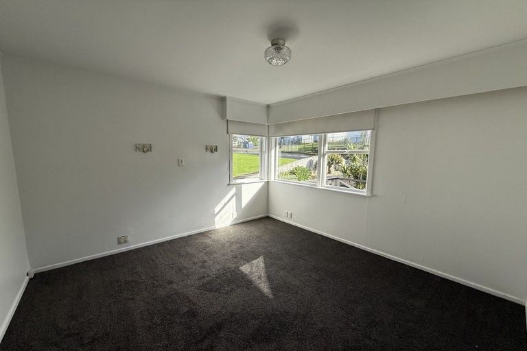 Photo of property in 5 Trelawn Place, Cockle Bay, Auckland, 2014