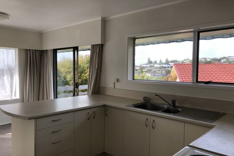 Photo of property in 1/84 Velma Road, Hillcrest, Auckland, 0627