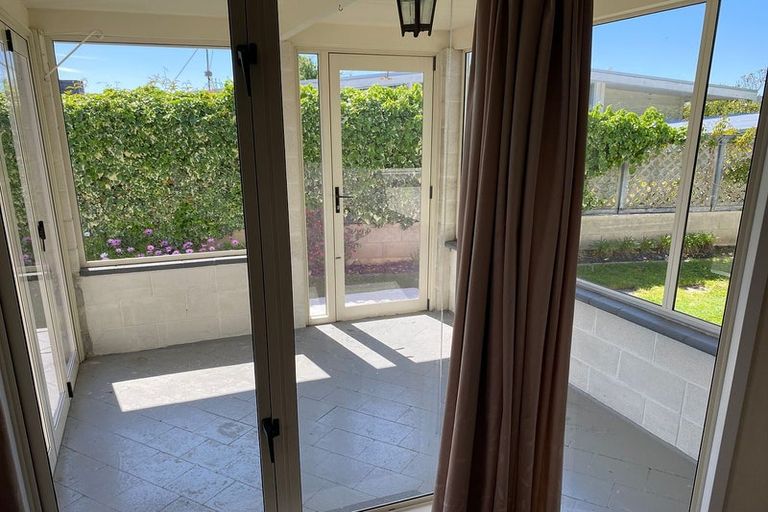 Photo of property in 2/3 Emerald Hill, Havelock North, 4130