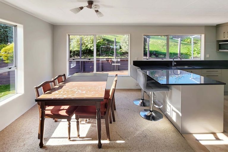 Photo of property in 56 Colchester Crescent, Newlands, Wellington, 6037