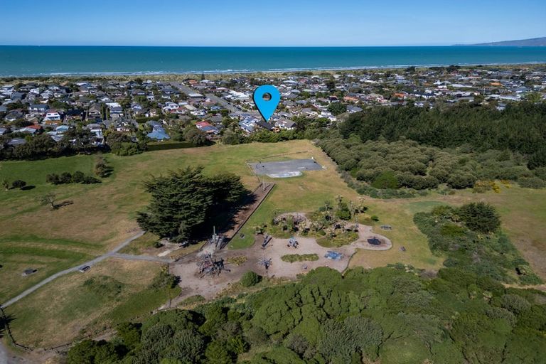 Photo of property in 2/238 Estuary Road, South New Brighton, Christchurch, 8062