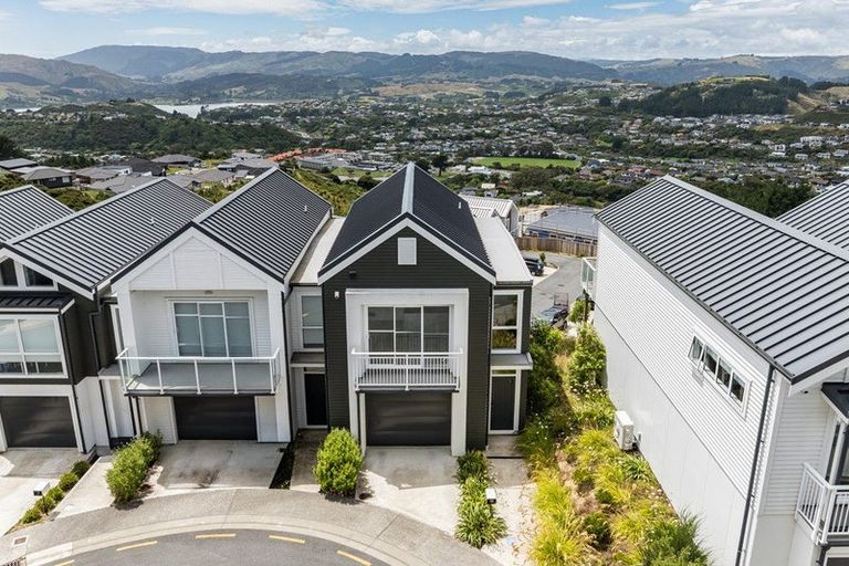 Photo of property in 18 Kopua Place, Whitby, Porirua, 5024