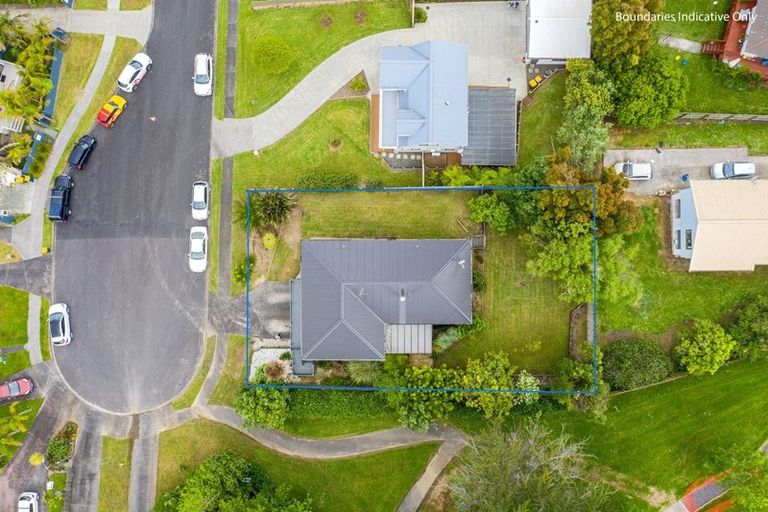 Photo of property in 16 Sumich Place, West Harbour, Auckland, 0618