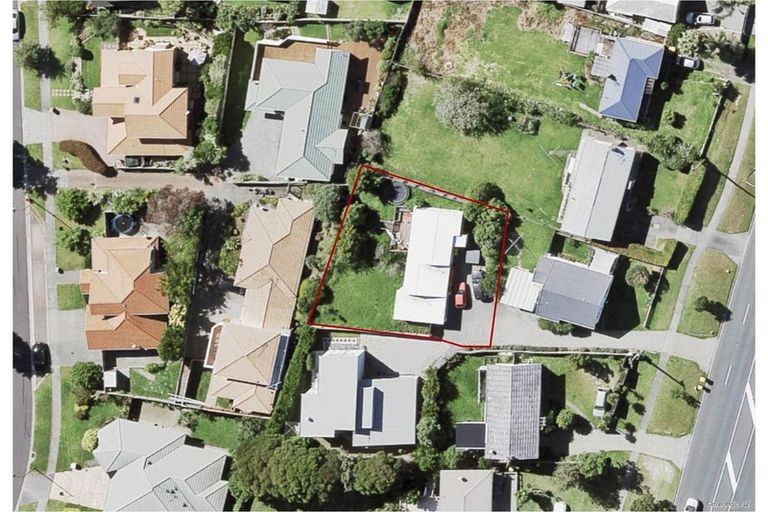 Photo of property in 808 East Coast Road, Oteha, Auckland, 0630