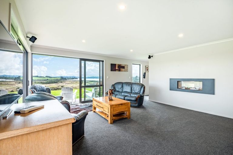 Photo of property in 137 Tuparekura Road, South Head, Helensville, 0874