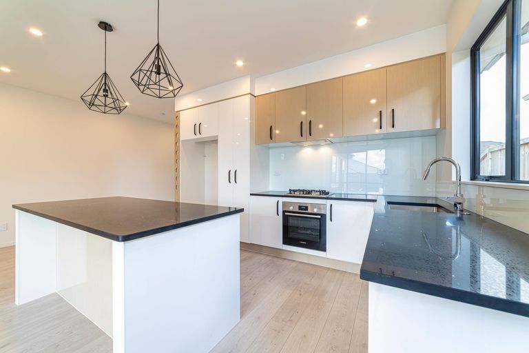 Photo of property in 18 Parton Road, Pukekohe, 2120