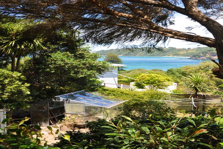 Photo of property in 4 Hillside Crescent, Leigh, 0985