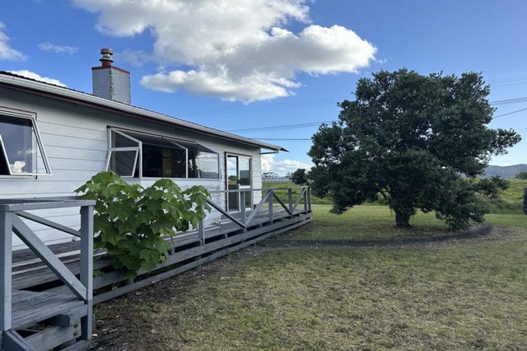 Photo of property in 25 Pyle Road West, One Tree Point, 0118