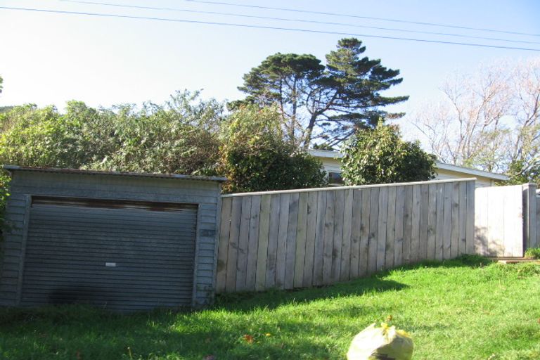 Photo of property in 31 Raroa Terrace, Tawa, Wellington, 5028