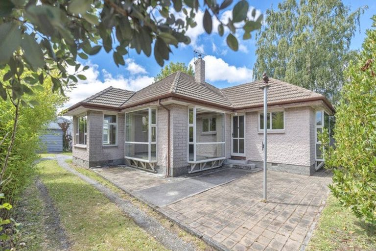 Photo of property in 48 Cranbrook Avenue, Burnside, Christchurch, 8053