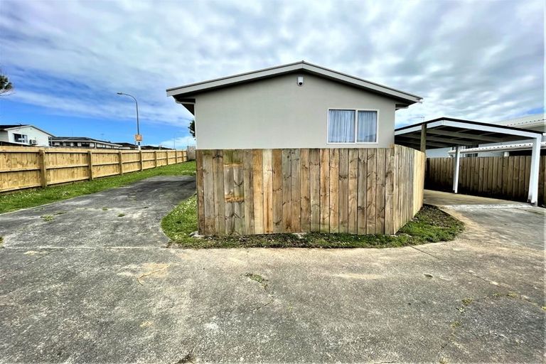 Photo of property in 1/136 Shifnal Drive, Randwick Park, Auckland, 2105
