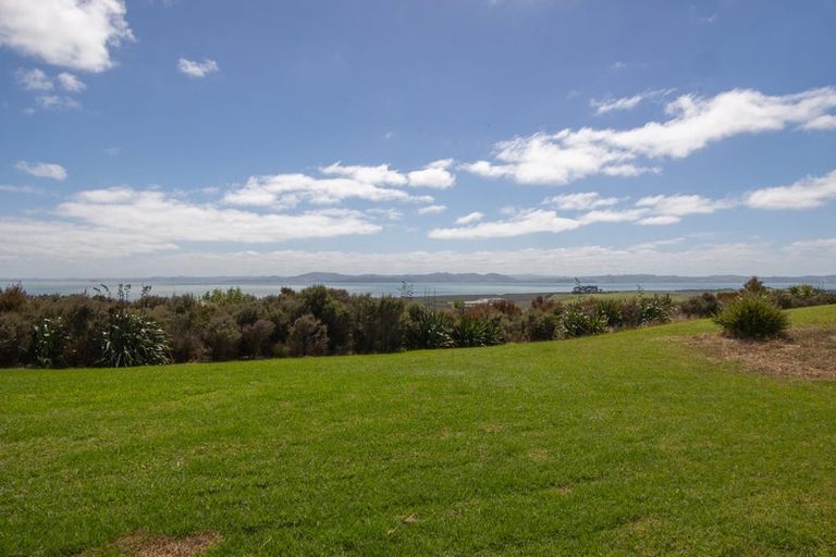 Photo of property in 103 Mcleod Road, South Head, Helensville, 0874