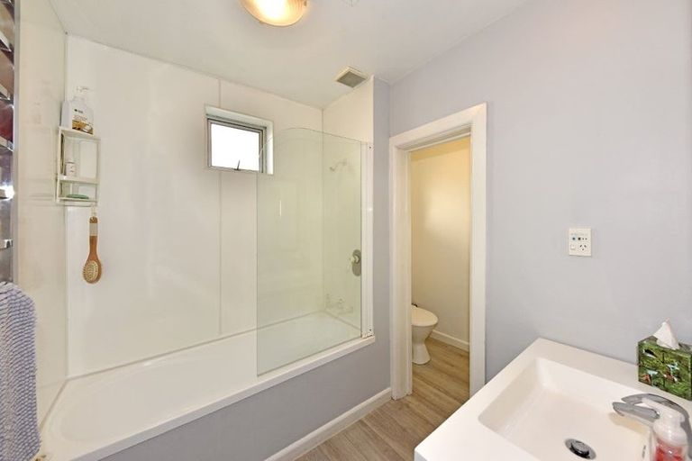 Photo of property in 37 Searells Road, Strowan, Christchurch, 8052