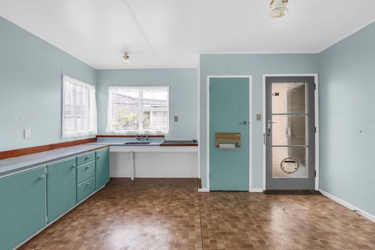 Photo of property in 2/104 Alma Road, Gonville, Whanganui, 4501