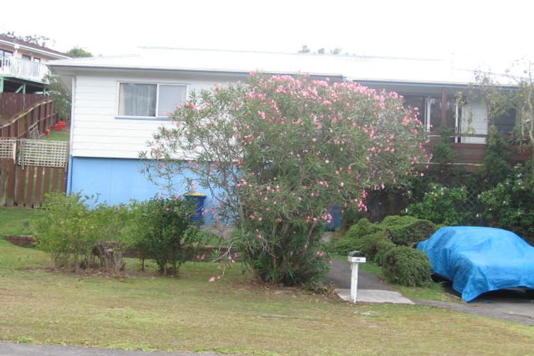 Photo of property in 44 Trias Road, Totara Vale, Auckland, 0629